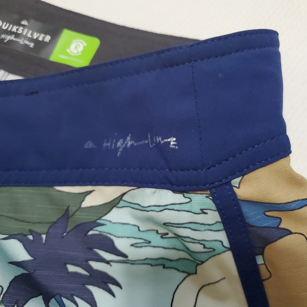 Quicksilver High Line Board Shorts Blue Surfer Print 33 Waist